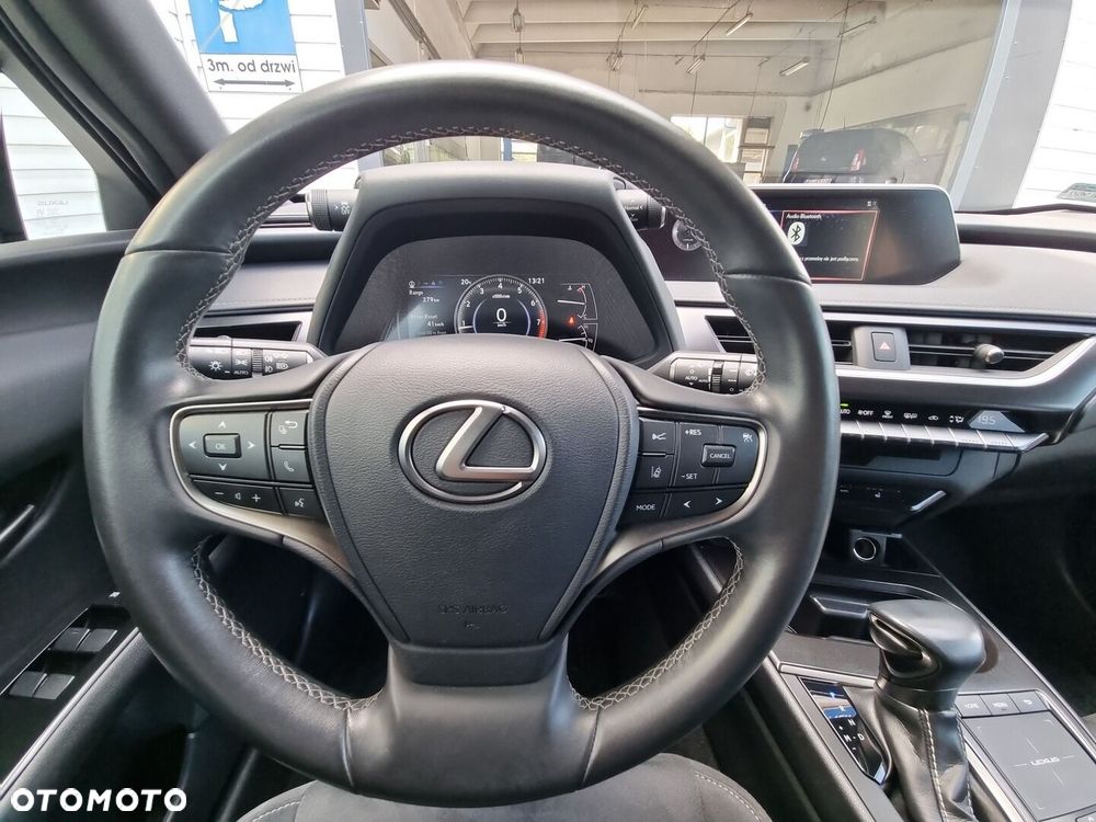 Lexus UX 200 GPF Business Edition 2WD - 17