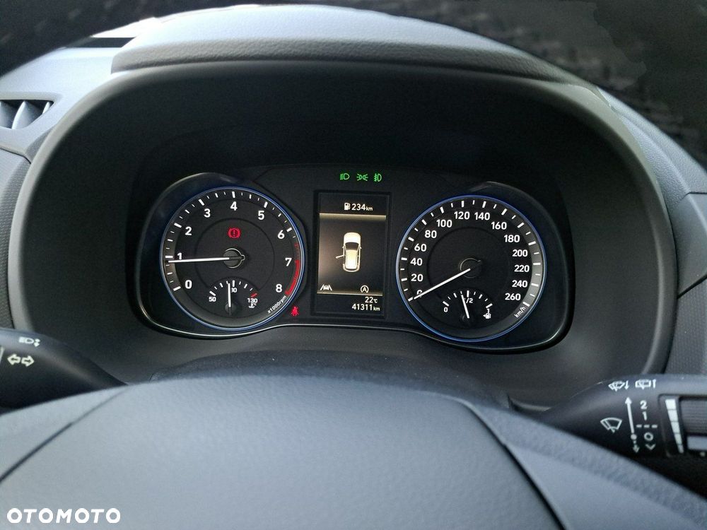 Hyundai Kona - 16
