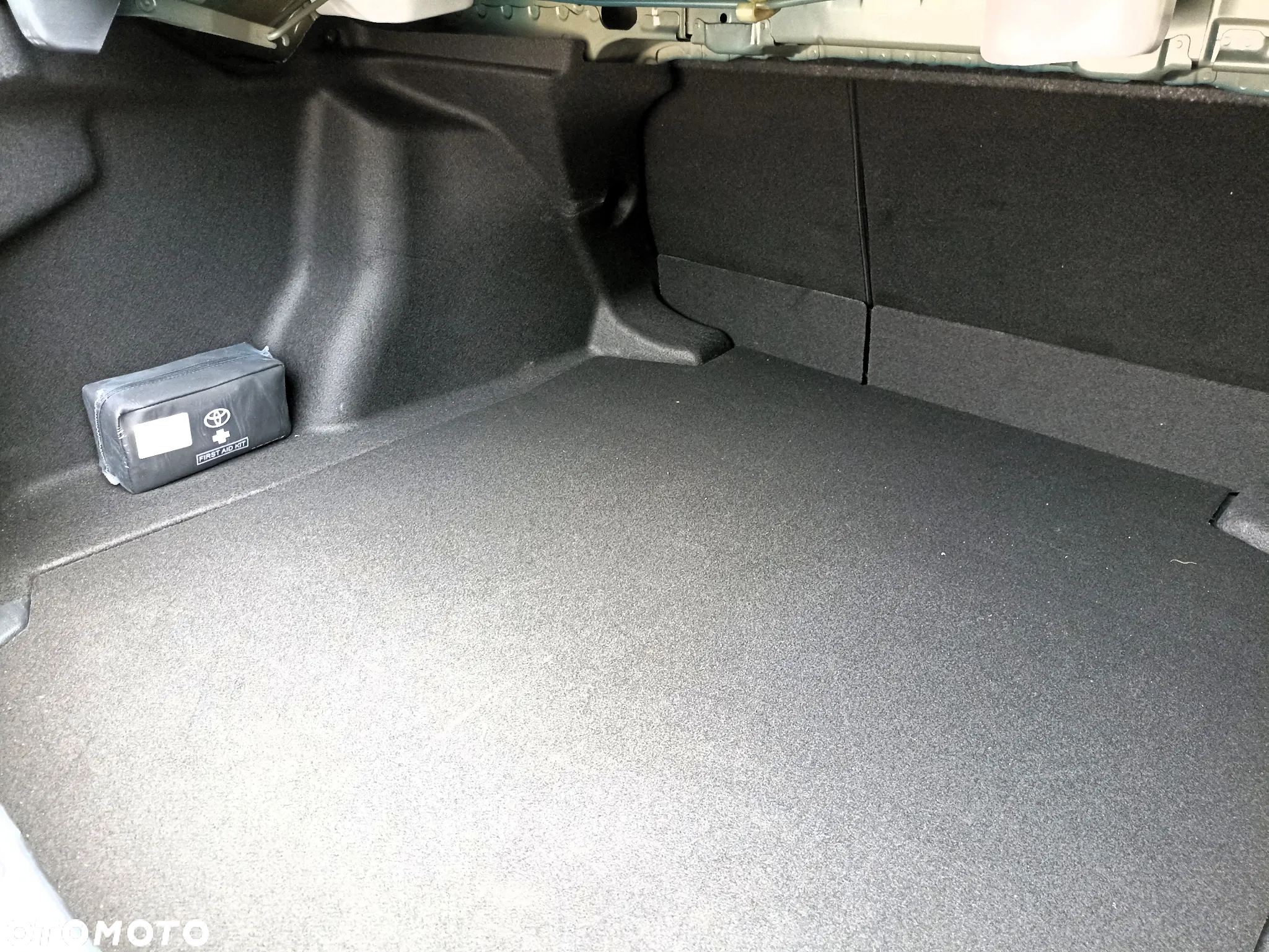 Toyota Corolla 1.8 Hybrid Style - 13