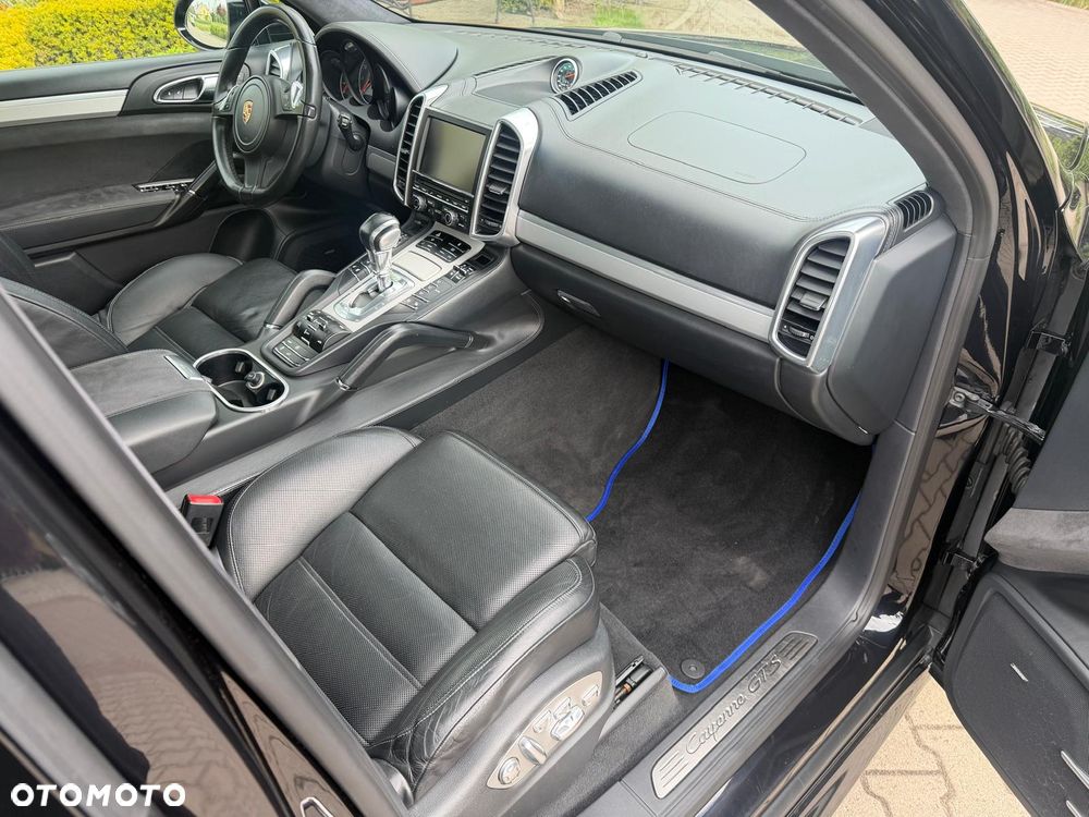 Porsche Cayenne - 15