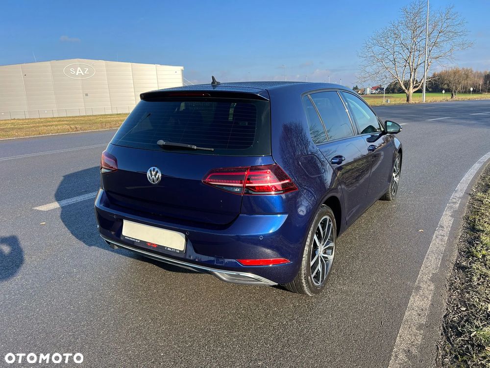 Volkswagen Golf - 8