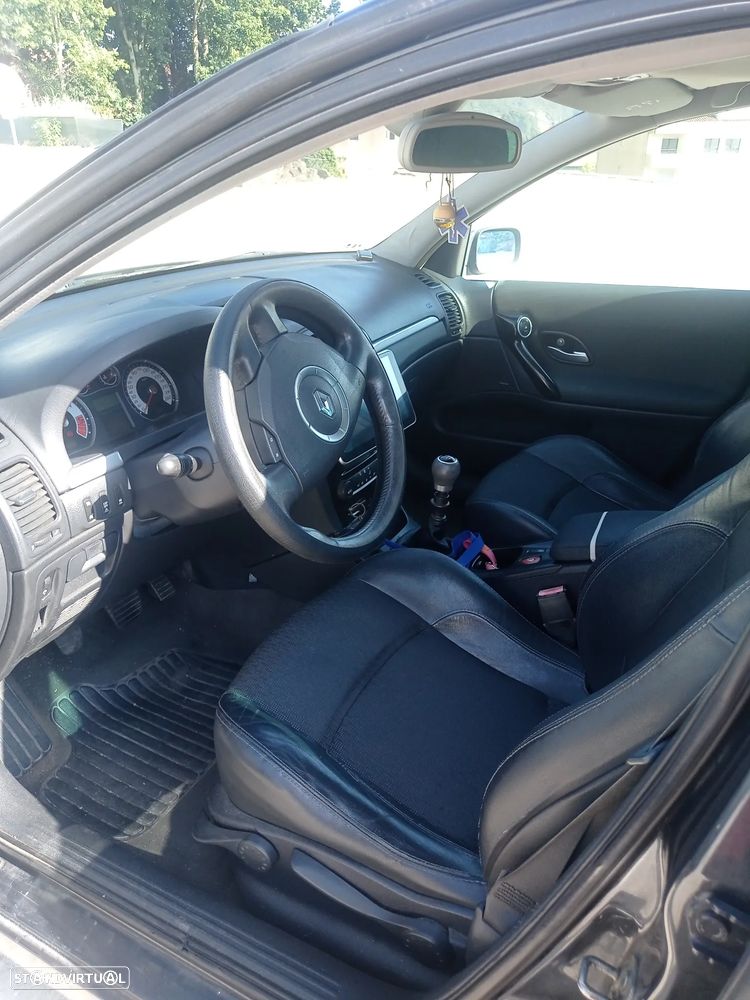 Renault Laguna 1.9 dCi Dynamique - 9