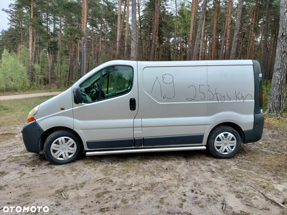 Opel vivaro - 2