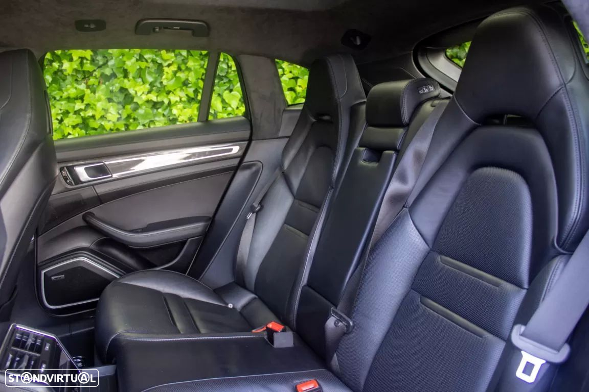 Porsche Panamera Sport Turismo 4 E-Hybrid - 14