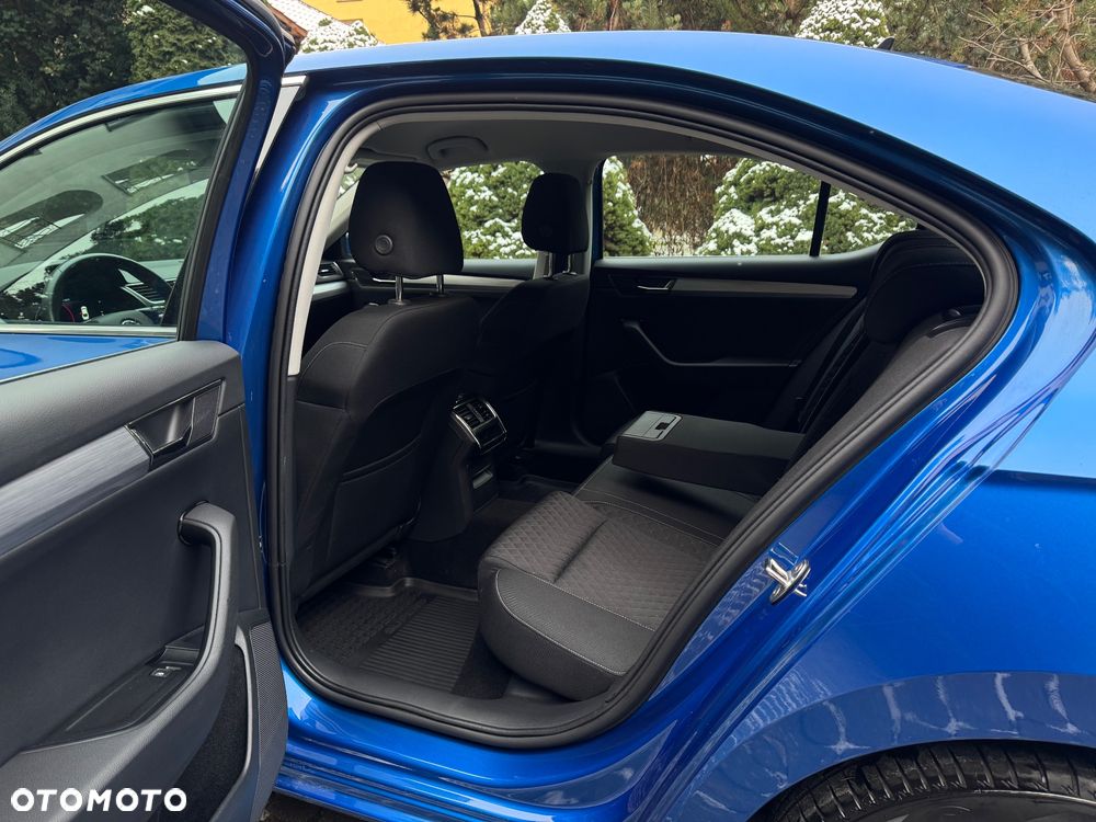 Skoda Superb 2.0 TDI SCR Ambition - 11