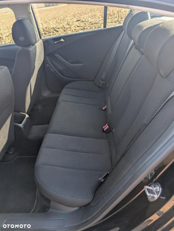 Volkswagen Passat - 5