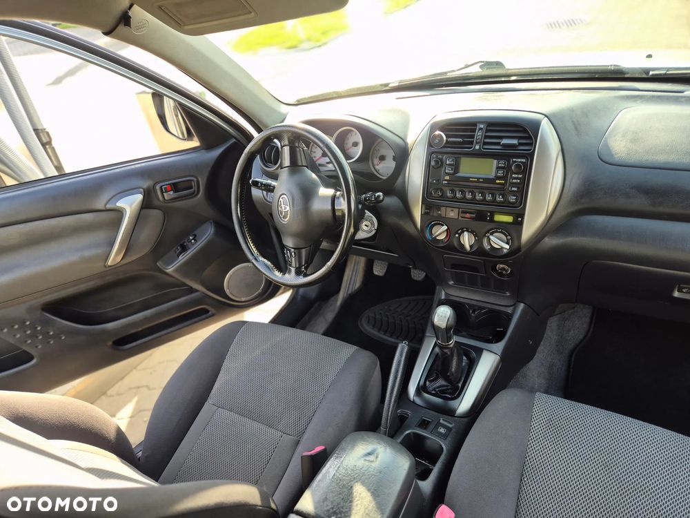 Toyota RAV4 2.0 VVT-i Luna - 9