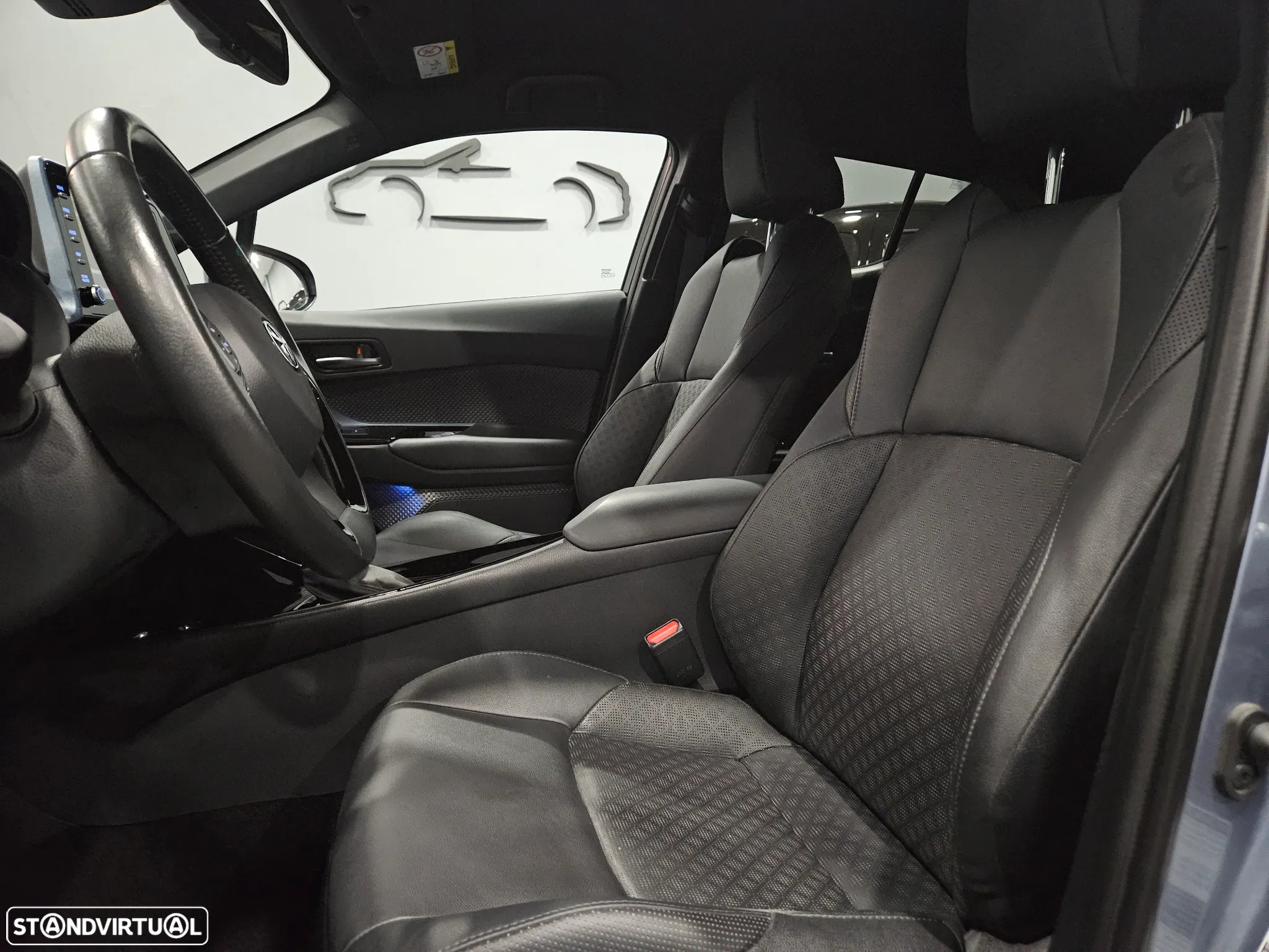 Toyota C-HR 1.8 Hybrid Exclusive+P.Luxury - 24