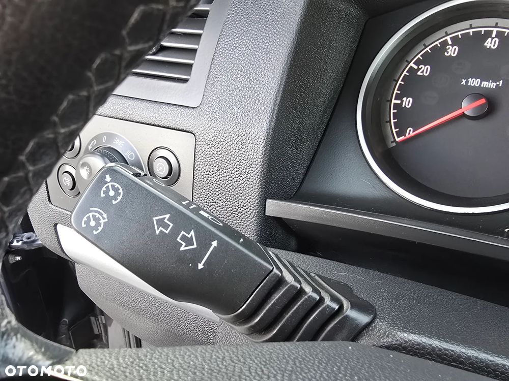 Opel Zafira 1.8 Cosmo - 28