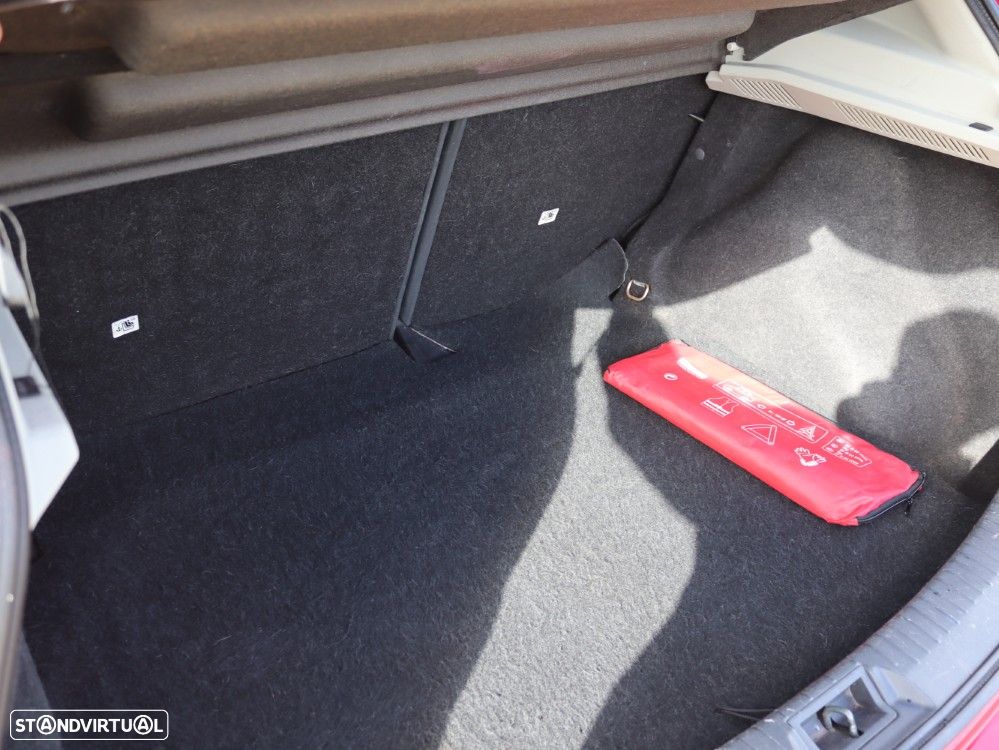 Nissan Qashqai 1.5 dCi Tekna Premium Pele Preta 18 - 12