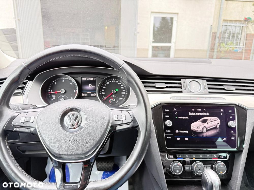 Volkswagen Passat - 8