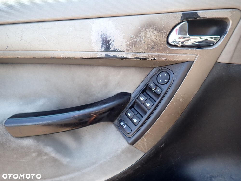 CZĘŚCI - Citroen C4 Picasso I 2,0 HDI 136KM RHJ GRAND PÓŁAT lakier EZR 2007r. INDEX - 10110 - 16