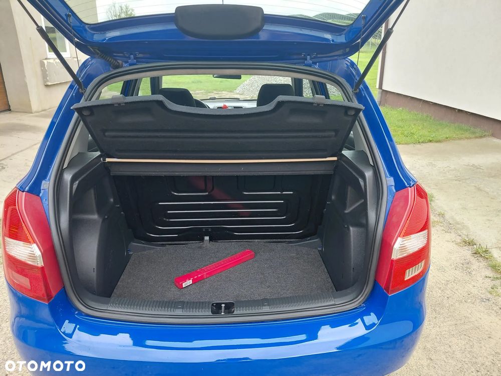 Skoda Fabia 1.2 HTP Ambiente - 11