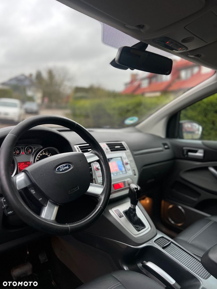 Ford Kuga 2.0 TDCi 4x4 Titanium - 28