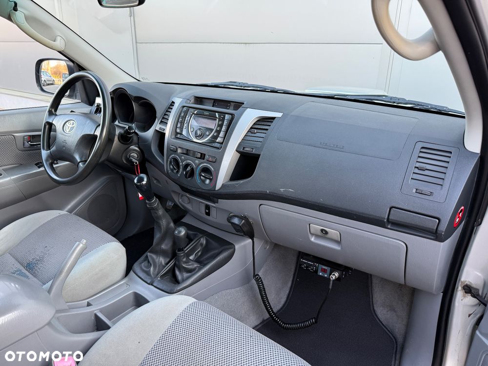 Toyota Hilux - 17