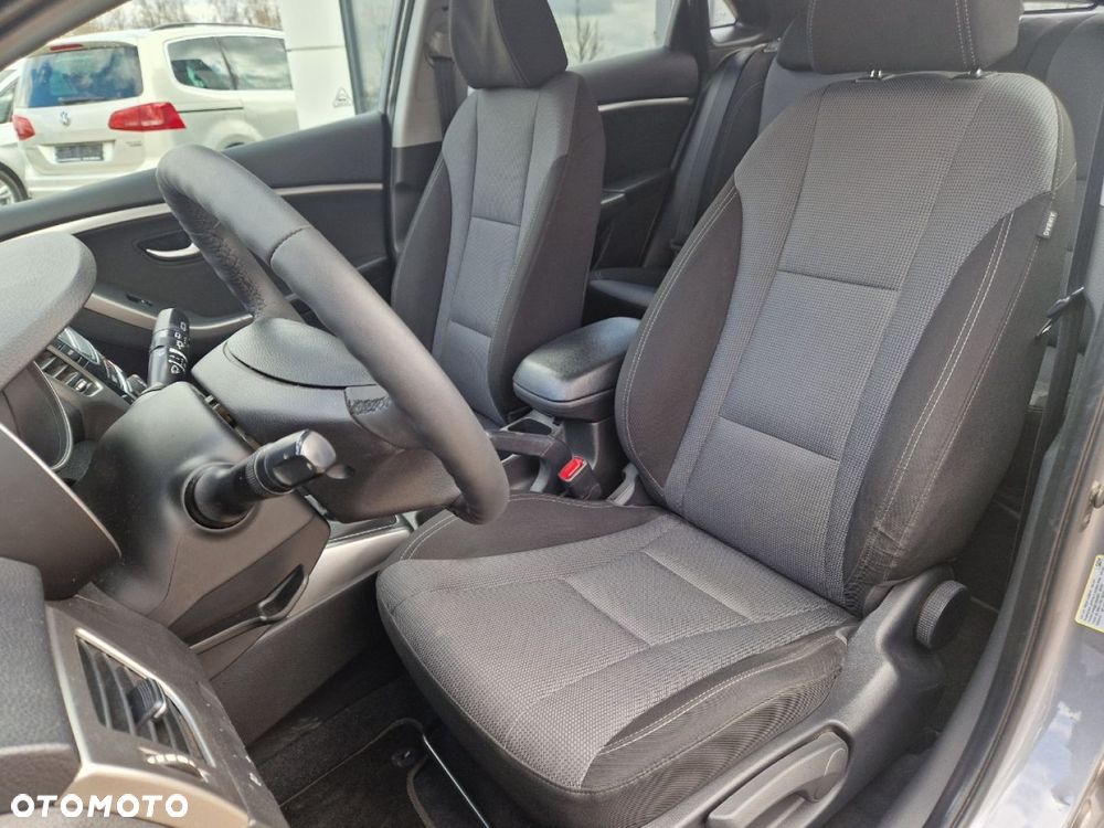 Hyundai i30 1.6 Comfort - 10