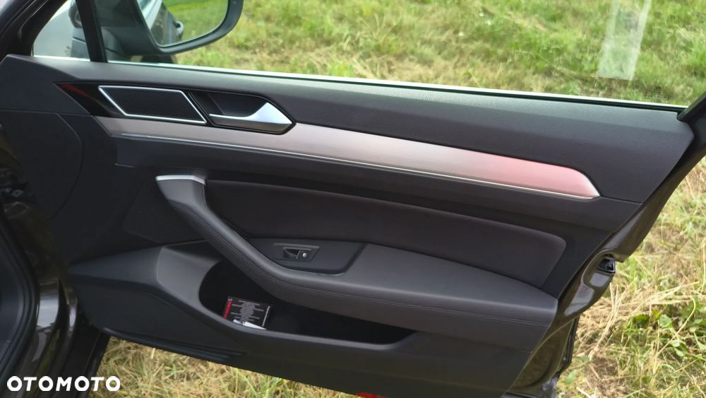 Volkswagen Passat 2.0 TDI BMT Highline - 13