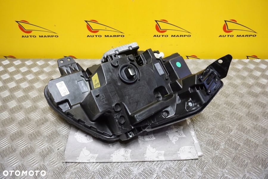 GMC SIERRA 1500 2022 - REFLEKTOR LAMPA CZARNA FULL LED PRAWA CIEMNA USA - 10