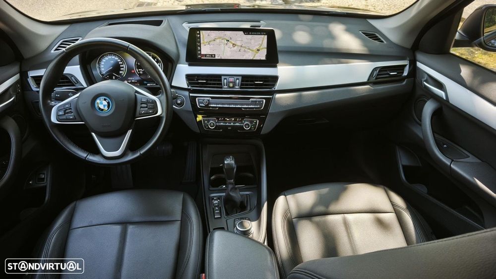 BMW X1 25 e xDrive Corporate Edition - 17