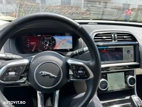 Jaguar XE D180 RWD Standard SE - 12