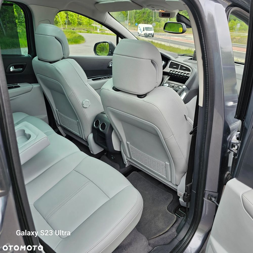 Peugeot 3008 2.0 HDi Premium+ - 23