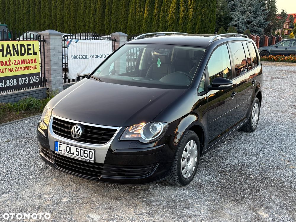 Volkswagen Touran - 4