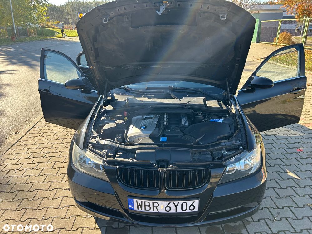 BMW Seria 3 325i - 29