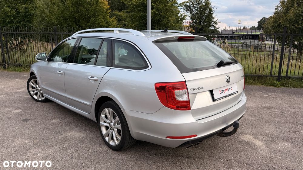 Skoda Superb 2.0 TDI DSG Ambition - 5