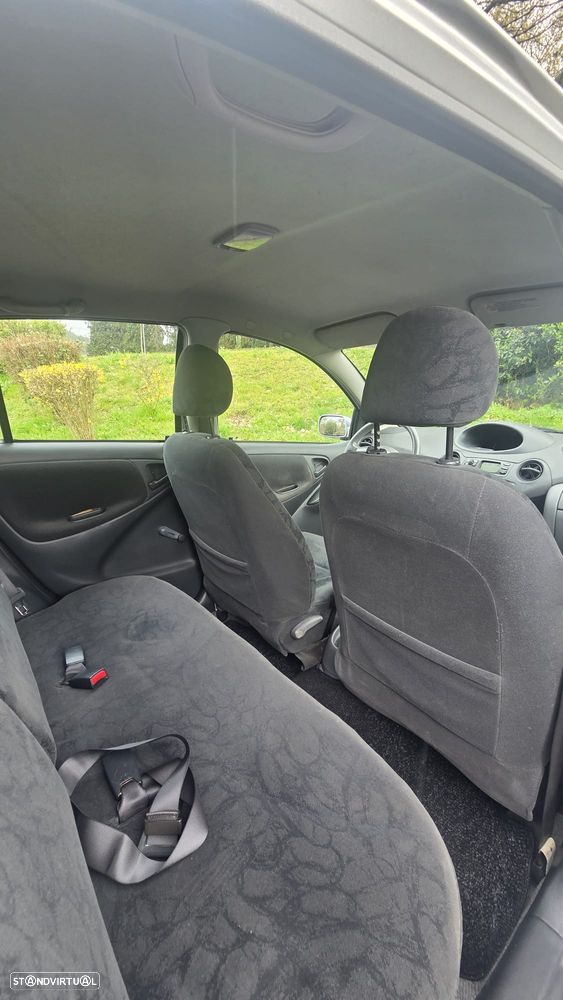 Toyota Yaris 1.0 Luna ABS+CD+AC - 9