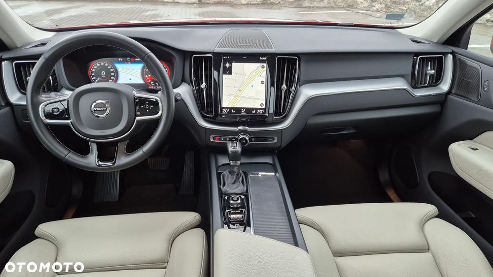 Volvo XC 60 T4 Momentum Pro - 10