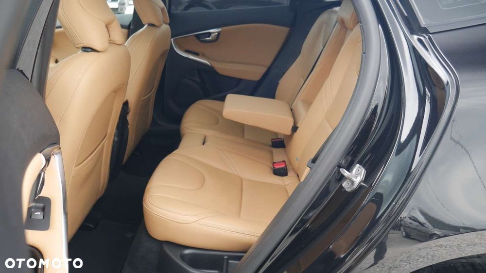 Volvo V40 Cross Country - 21