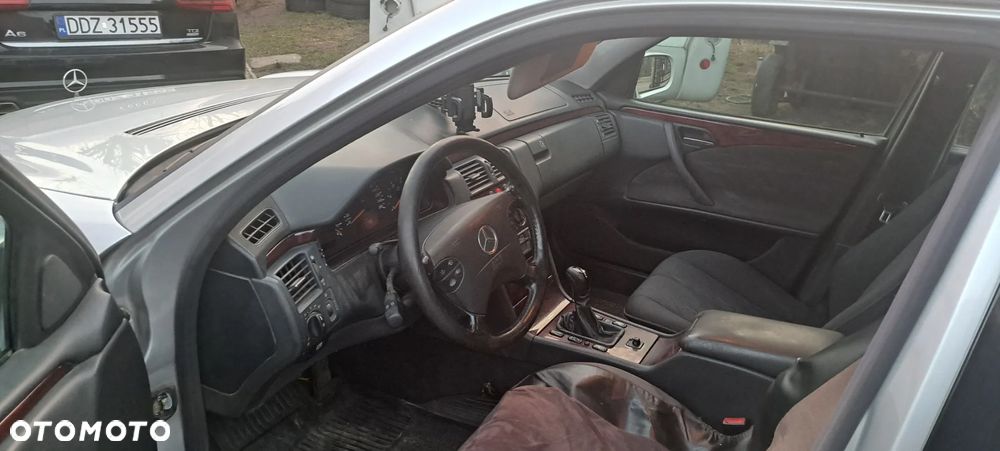 Mercedes-Benz Klasa E 200 CDI Classic DPF - 9