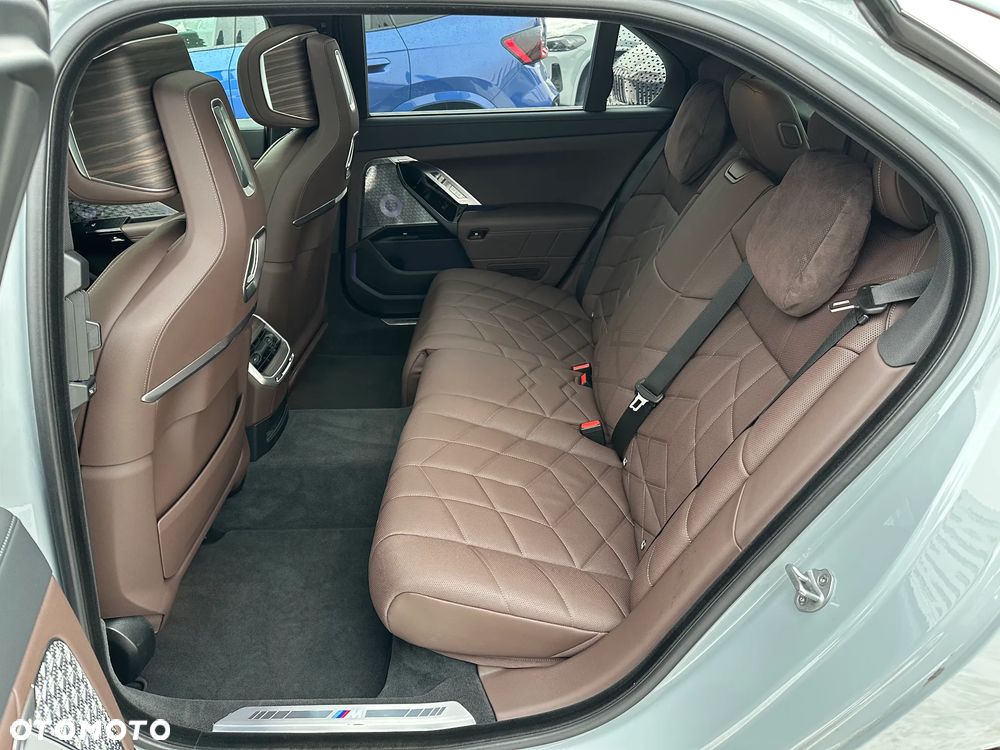 BMW Seria 7 M760e PHEV xDrive sport - 7