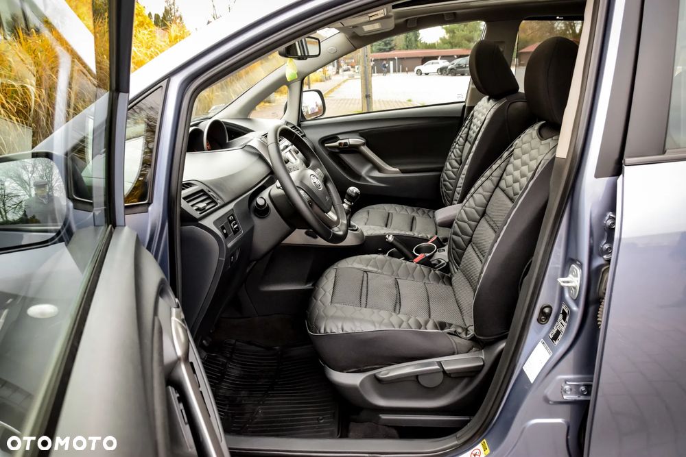 Toyota Verso 1.8 Sol 7os - 18