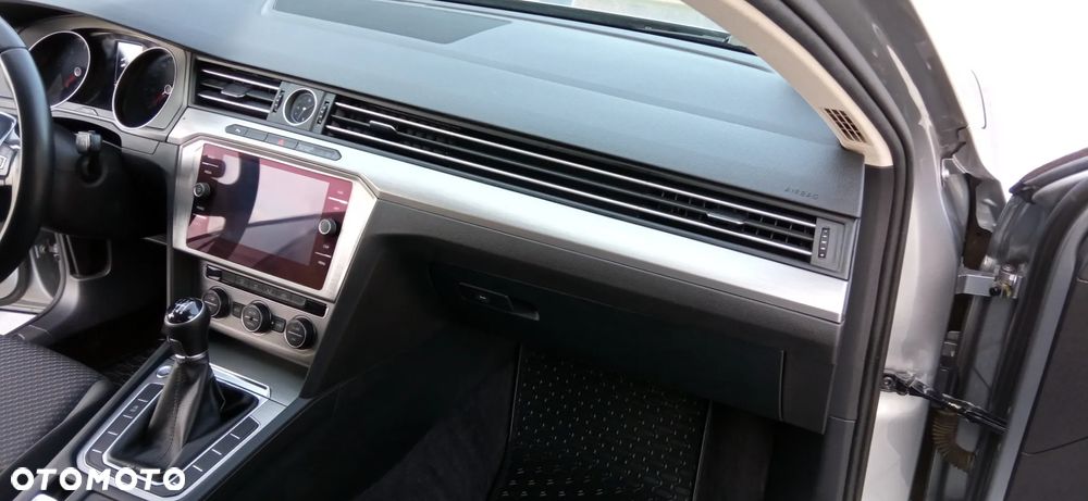 Volkswagen Passat - 21