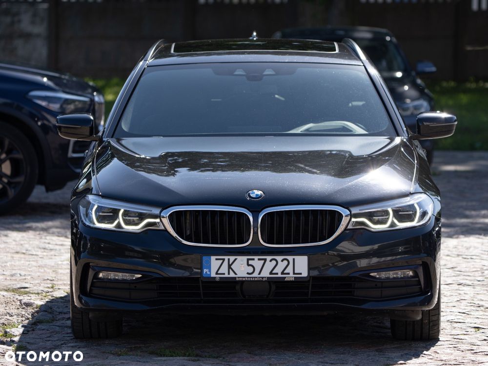 BMW Seria 5 530d xDrive Sport Line - 7