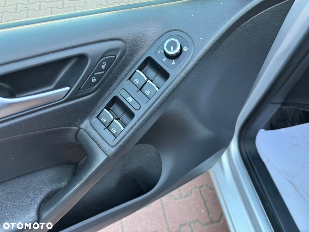 Volkswagen Golf - 25