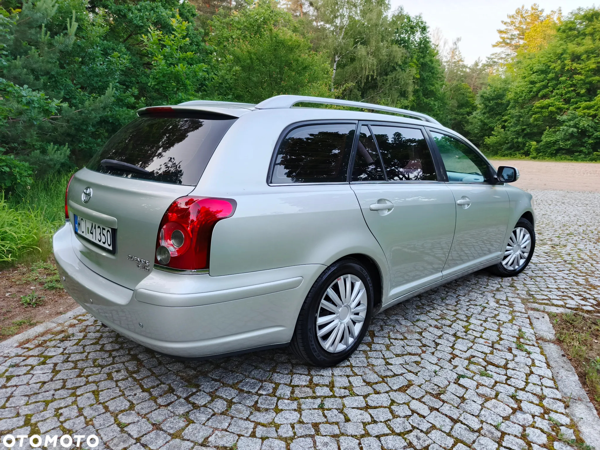 Toyota Avensis 2.0 D-4D Sol - 4