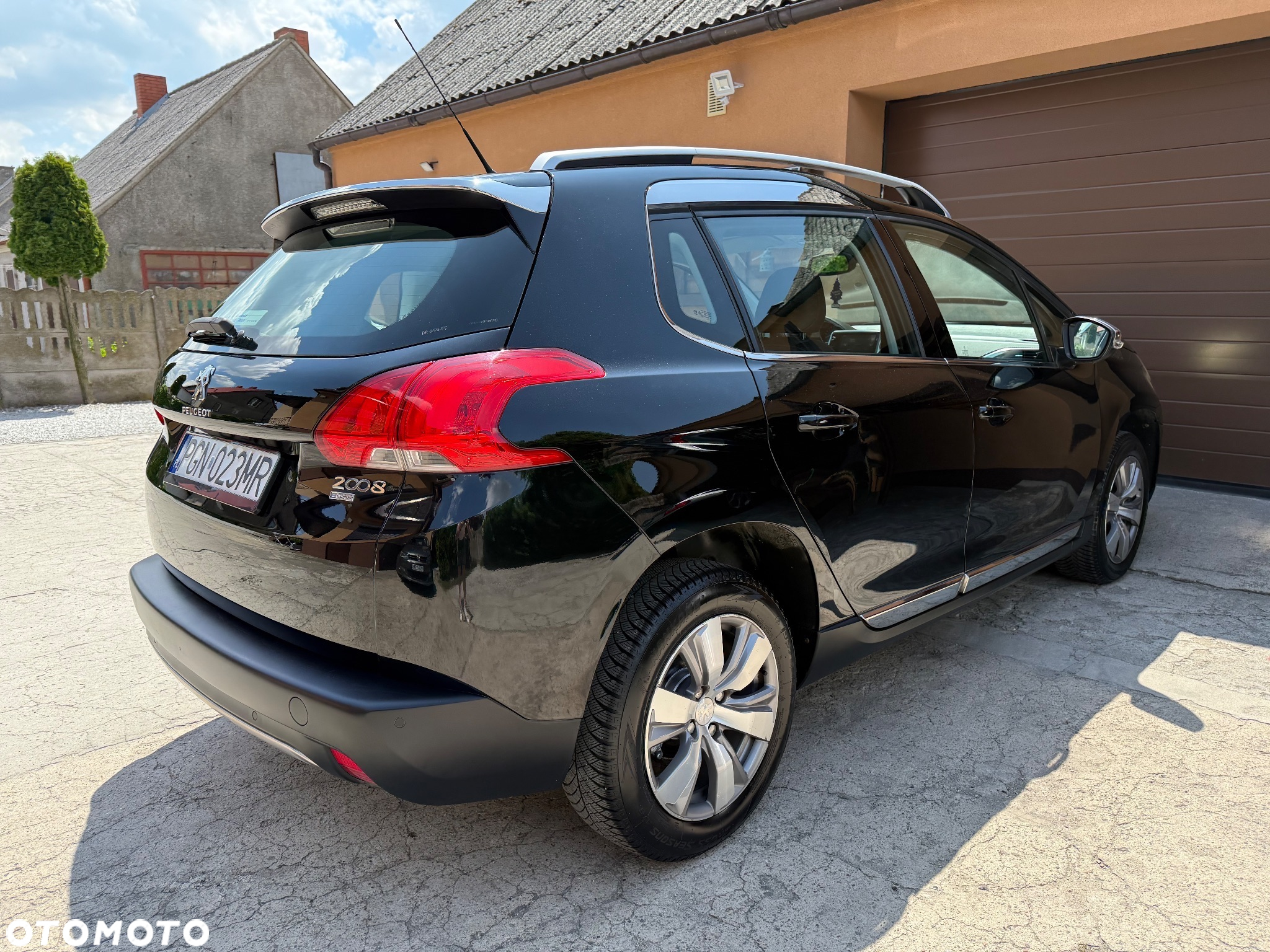 Peugeot 2008 1.2 Pure Tech Allure S&S - 29