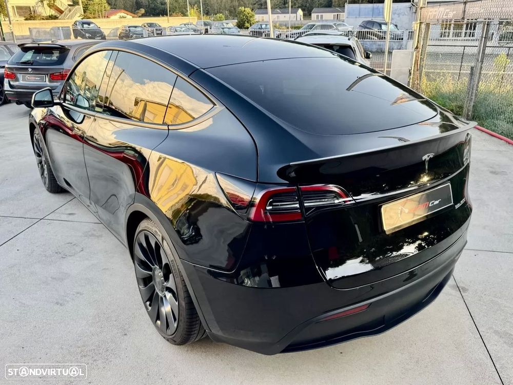 Tesla Model Y Performance Dual Motor AWD - 13