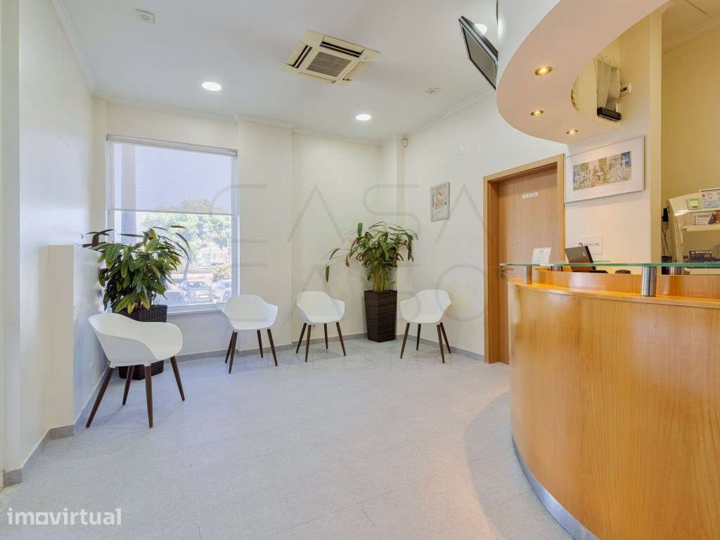 Loja com 94 m² e Potencial para Habitação - Grande imagem: 4/25