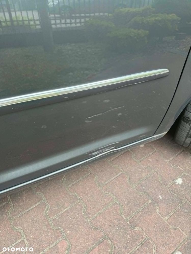 Volkswagen Touran 2.0 TDI DPF Highline - 7