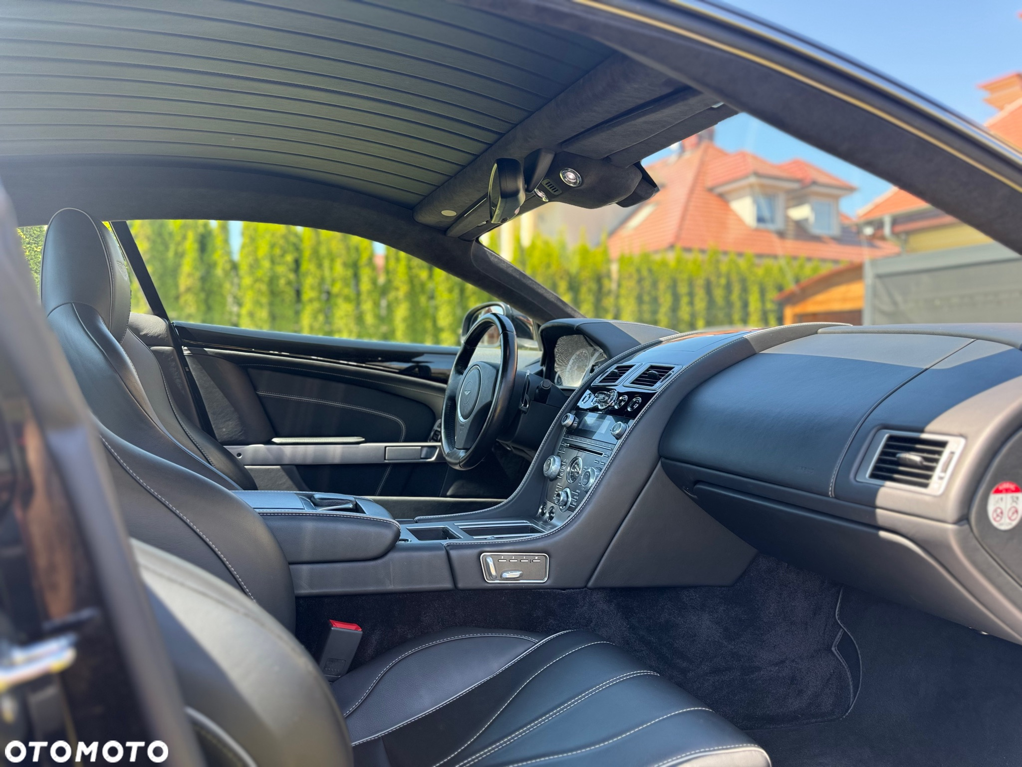 Aston Martin DB9 Touchtronic - 11