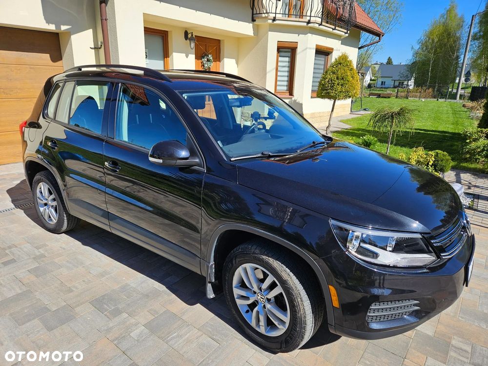 Volkswagen Tiguan - 1