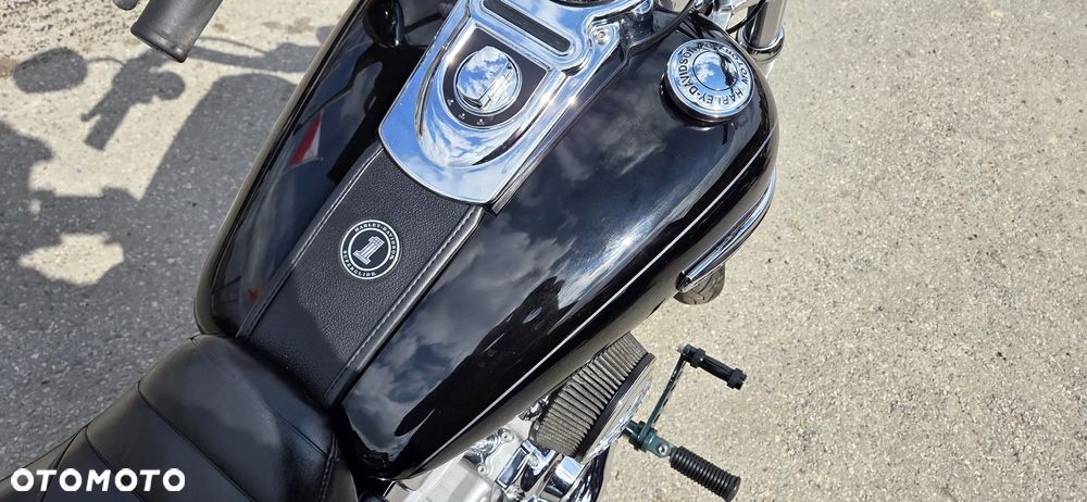 Harley-Davidson Dyna Super Glide - 32