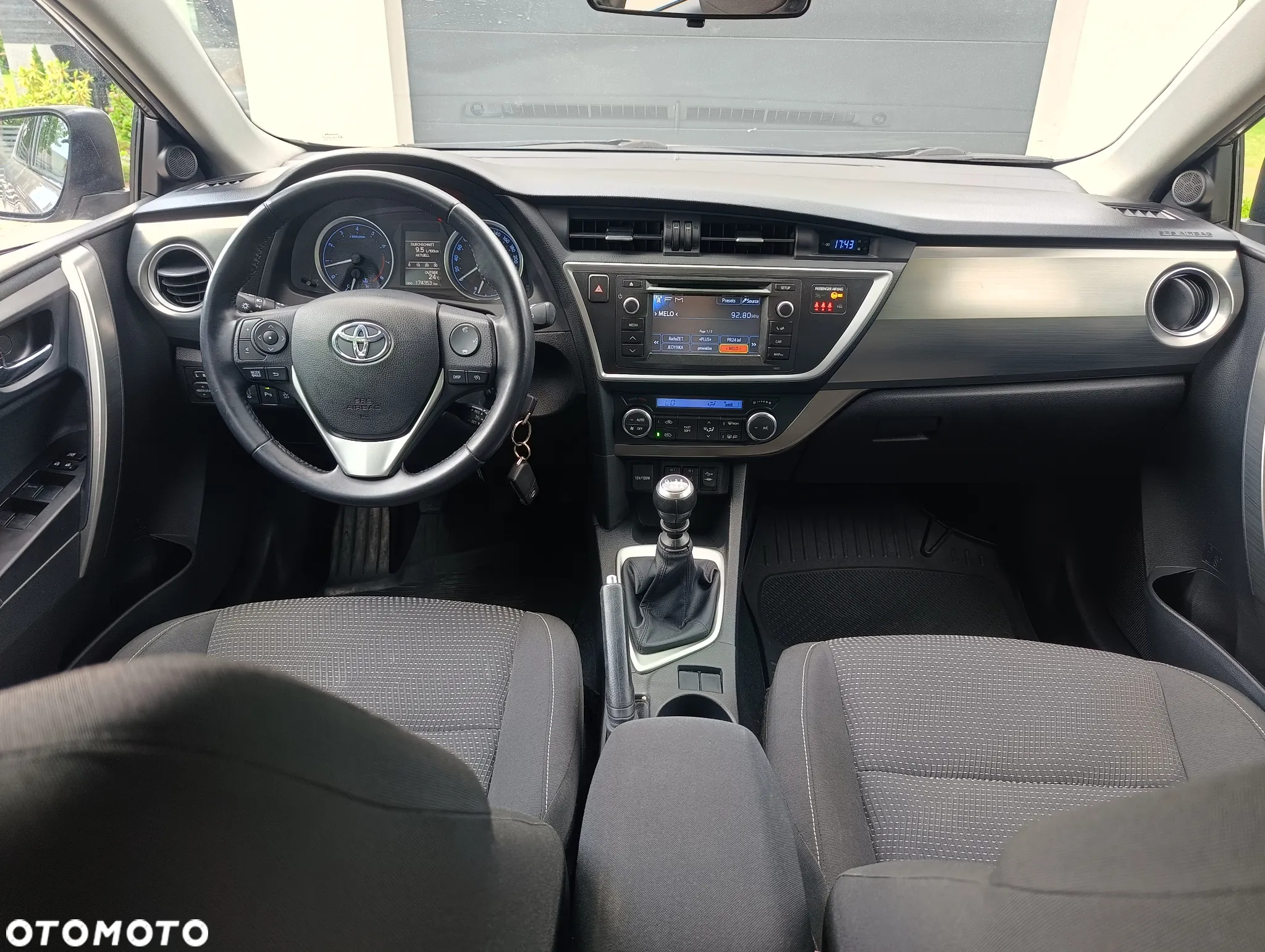 Toyota Auris 1.6 Premium - 15