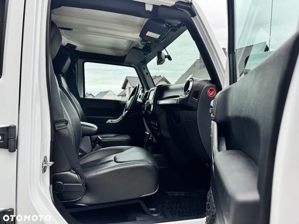 Jeep Wrangler Unlimited 2.8 CRD Automatik Sahara - 33