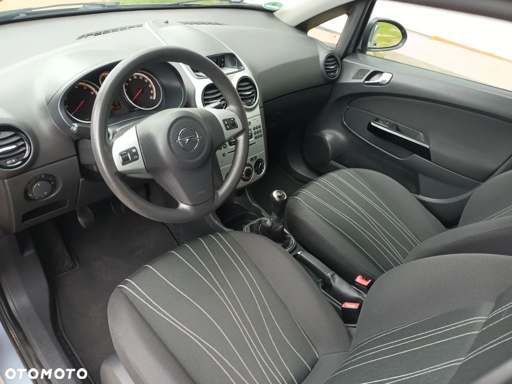 Opel Corsa 1.2 16V Essentia - 20