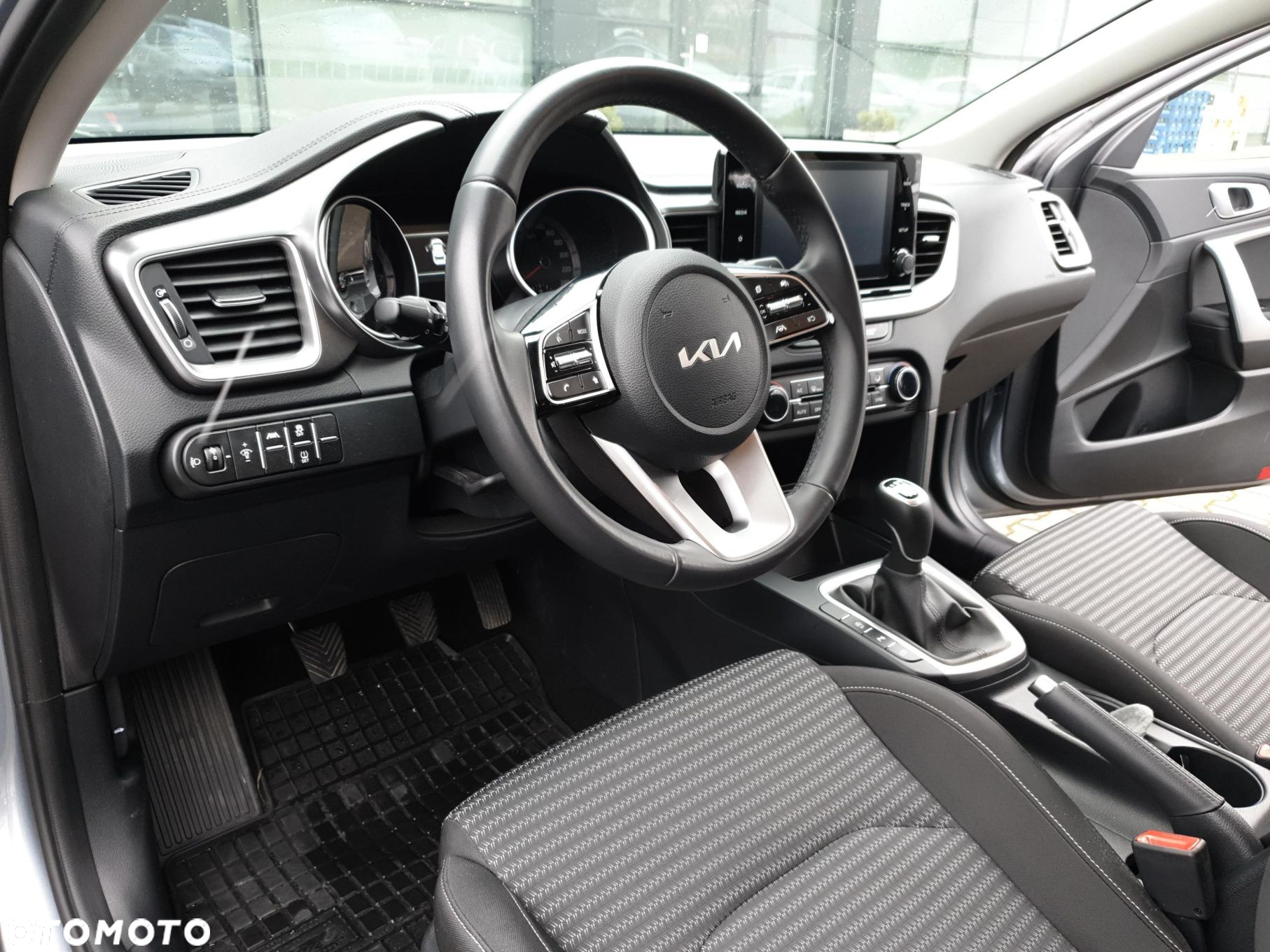Kia Ceed 1.5 T-GDI M - 9