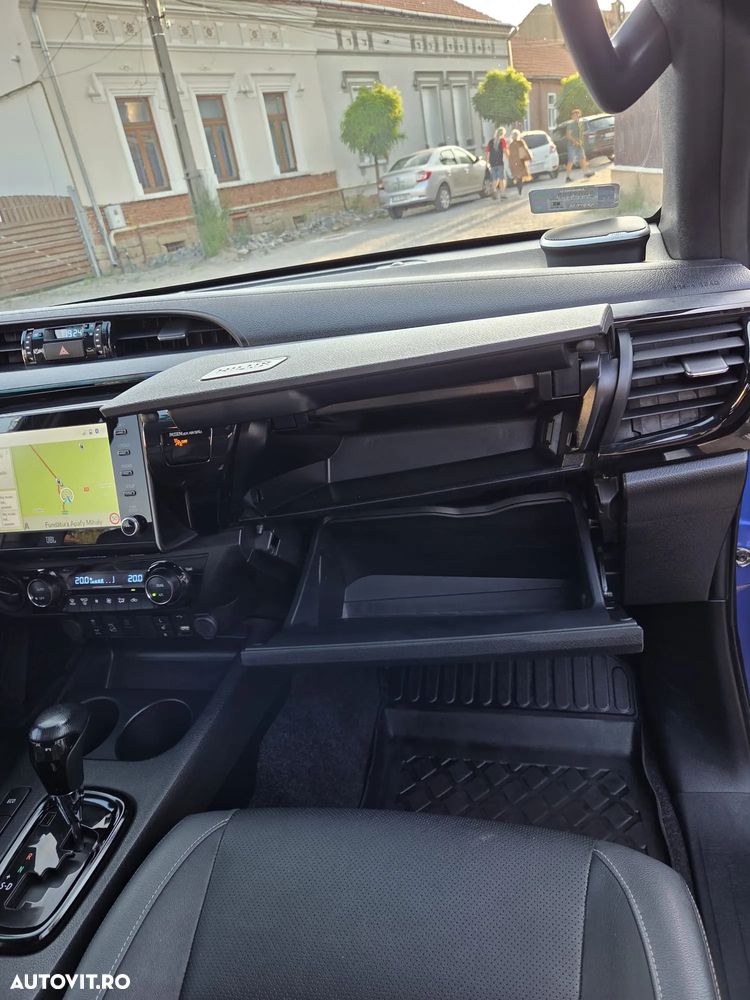 Toyota Hilux 2.8D 204CP 4x4 Double Cab AT Invincible - 18
